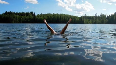 Після купання у ставку на Львівщині у чоловіка виявили лептоспіроз