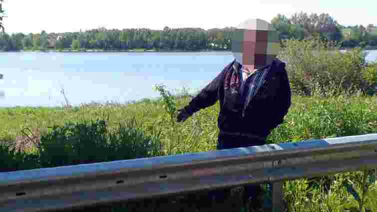 42-річного росіянина впіймали на крадіжці дорожніх знаків на Рівненщині
