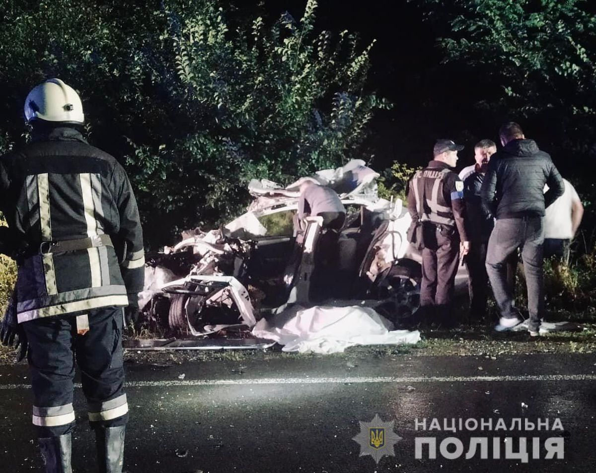 31-річний водій загинув внаслідок зіткнення з двома вантажівками біля Снятина