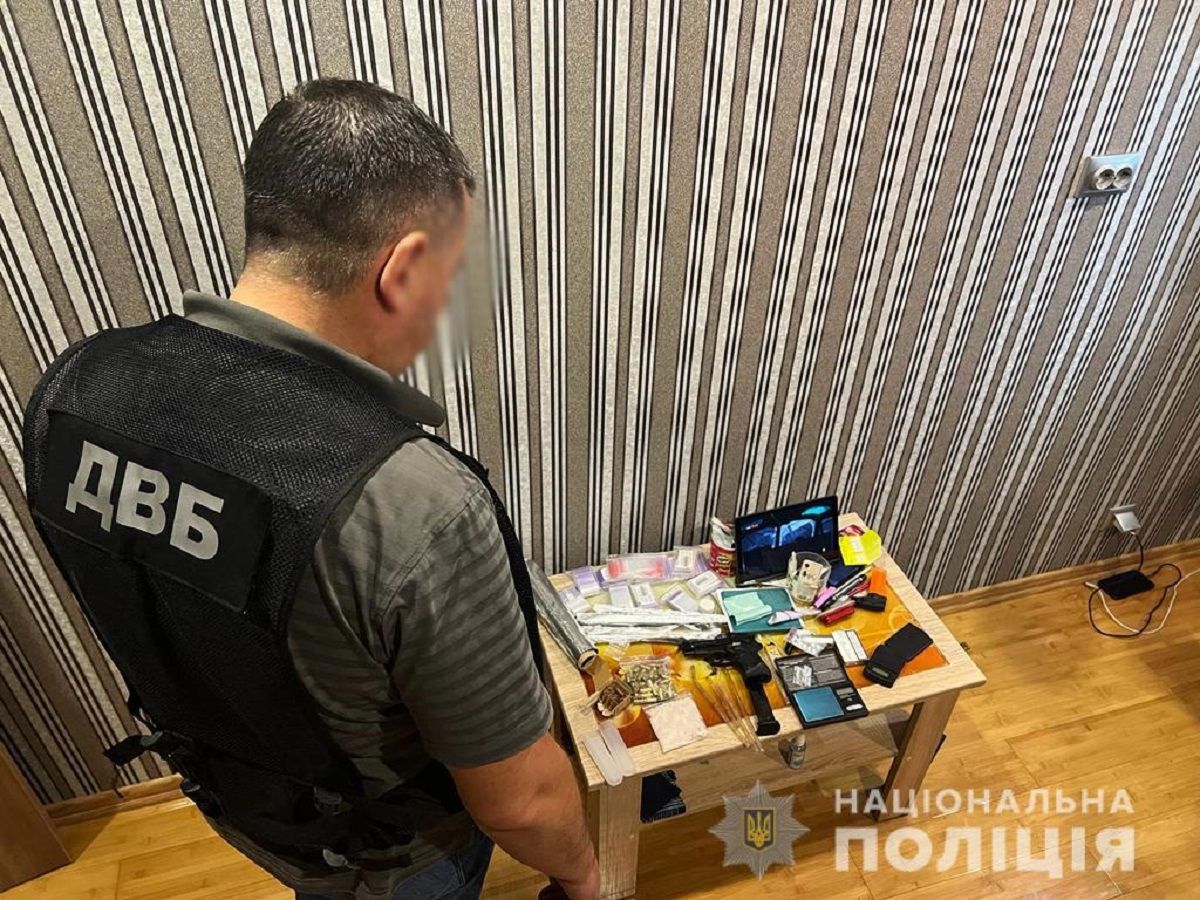 40-річний екс-міліціонер з нарковідділу торгував метамфетаміном на Рівненщині