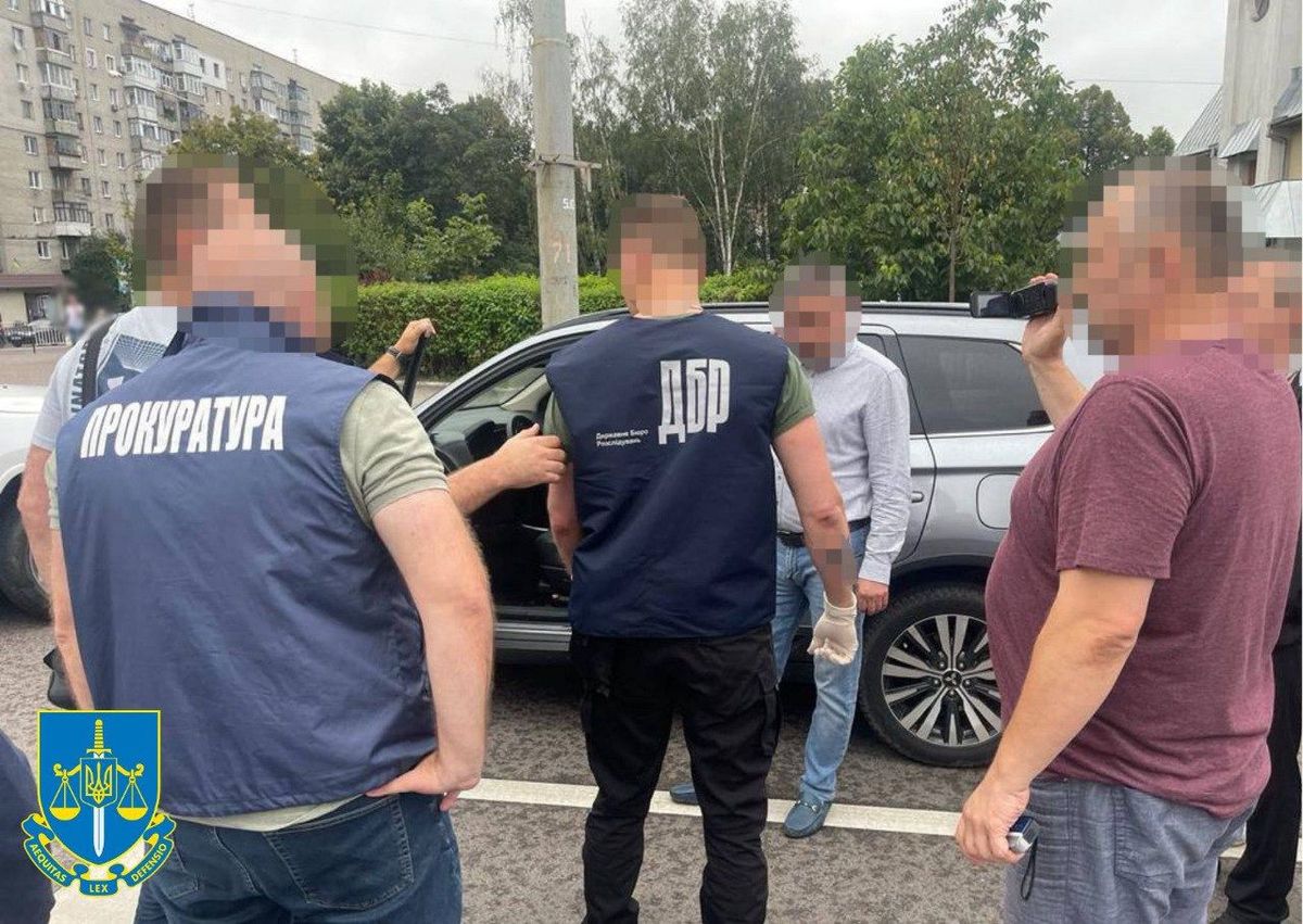 У Львові на 4 тис. доларів хабара затримали районного керівника виконавчої служби
