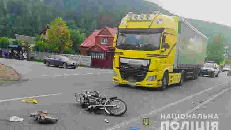 32-річний мотоцикліст загинув внаслідок зіткнення із вантажівкою у Татарові