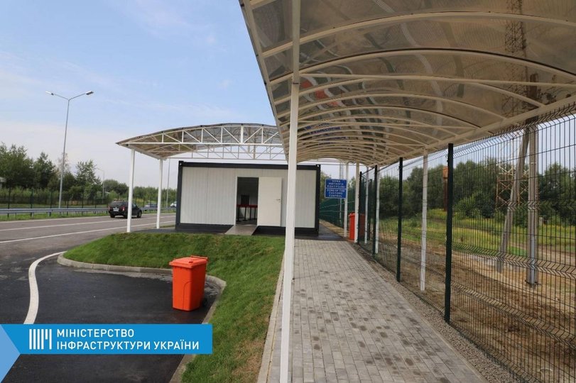 Пункт пропуску «Краківець» повністю відкрили після реконструкції 11
