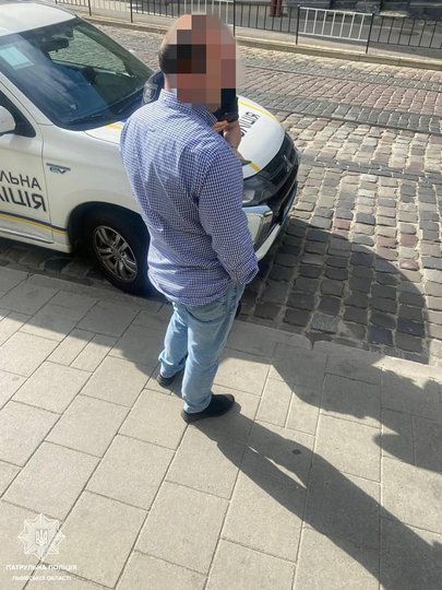 36-річного львів’янина затримали за крадіжку 27 тис. грн з магазину в Луцьку 13