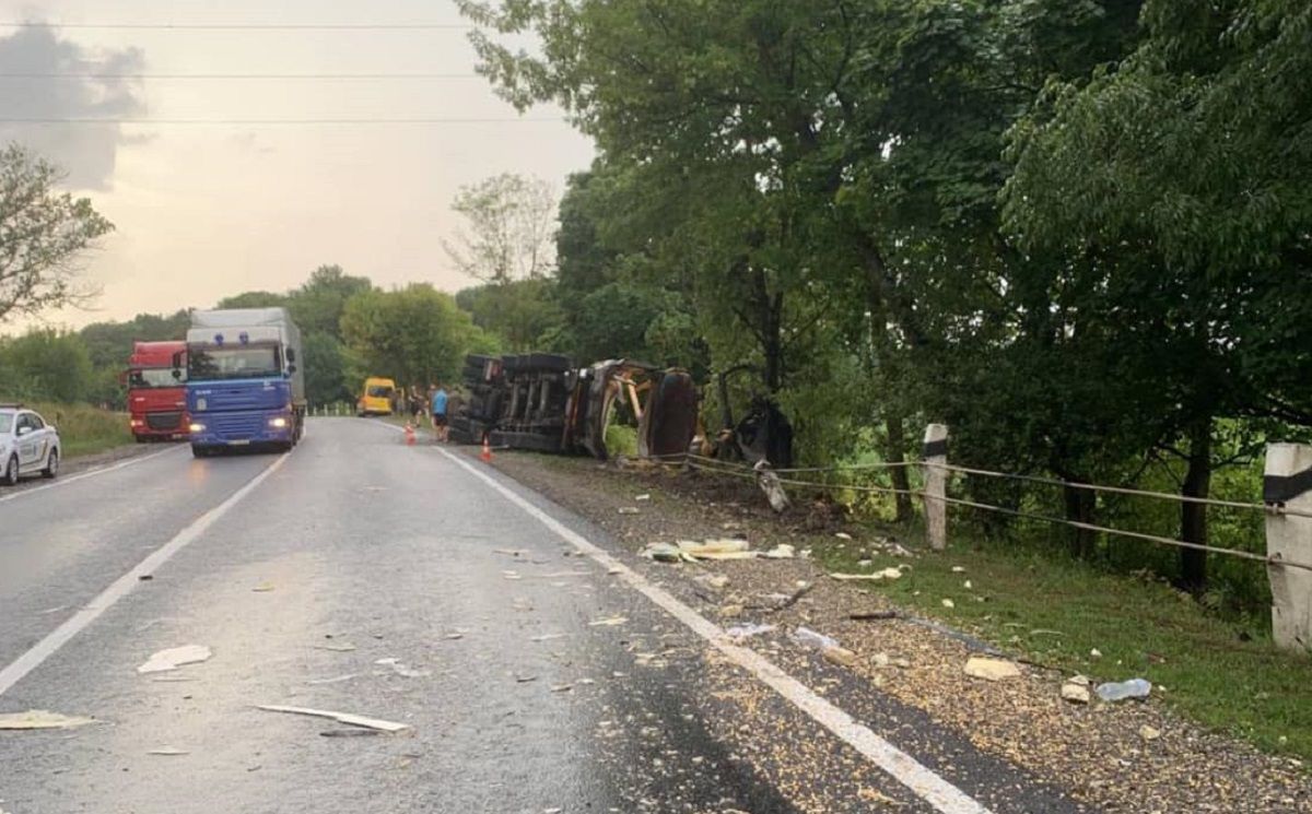 П'яний водій фури спричинив ДТП з чотирма постраждалими на Тернопільщині