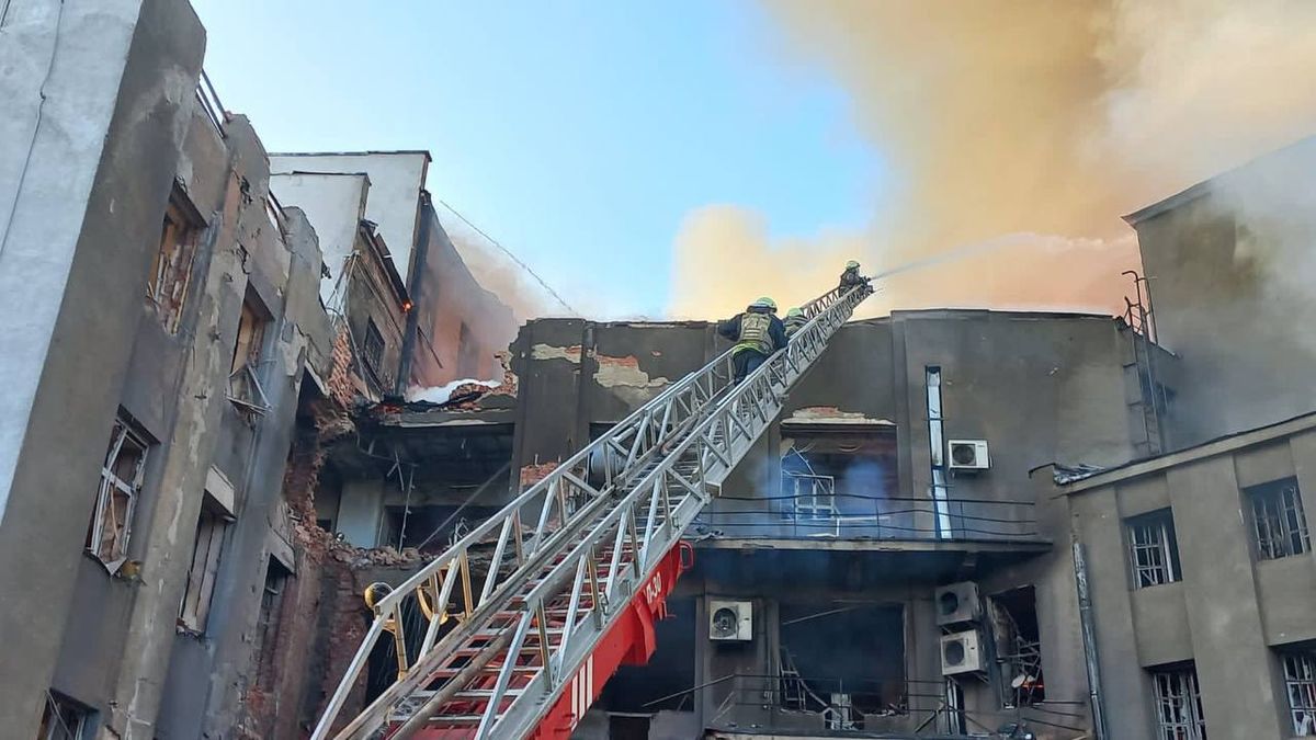 Росіяни обстріляли ще один гуртожиток у Харкові