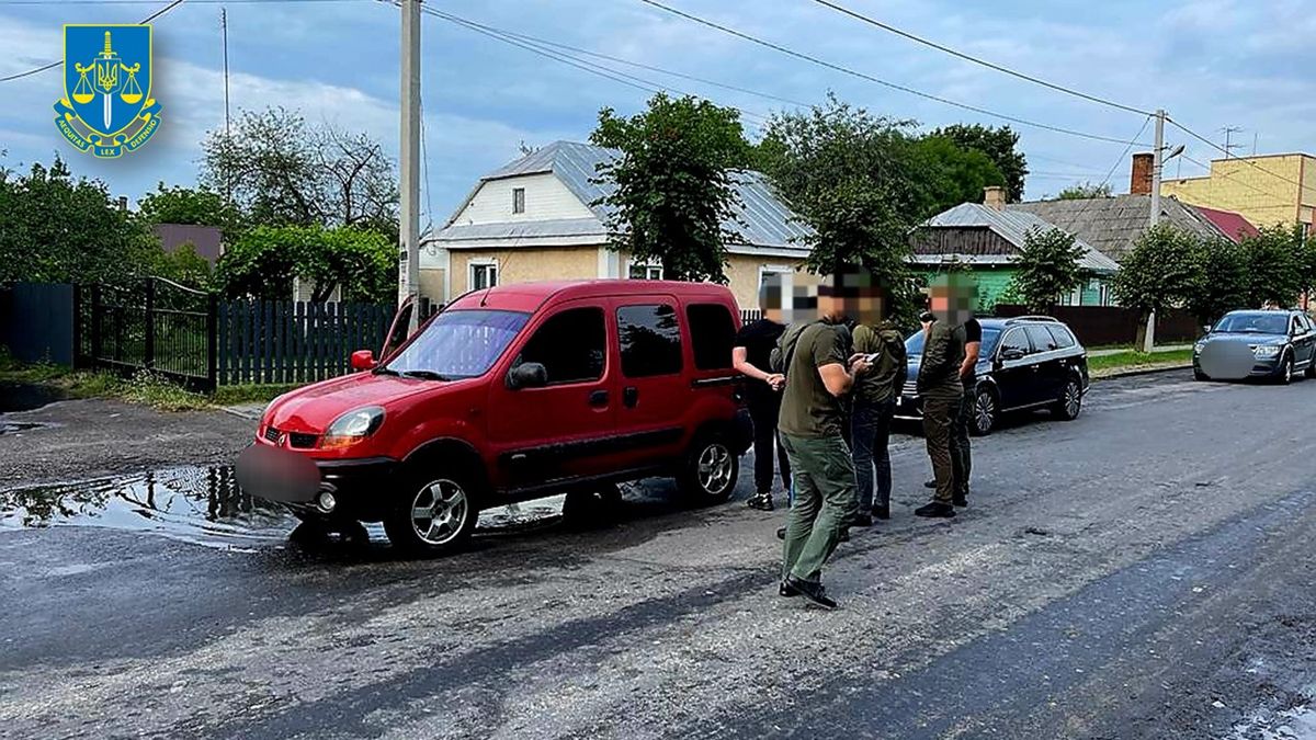 Працівника Ковельського військкомату затримали за виготовлення підроблених документів ухилянту