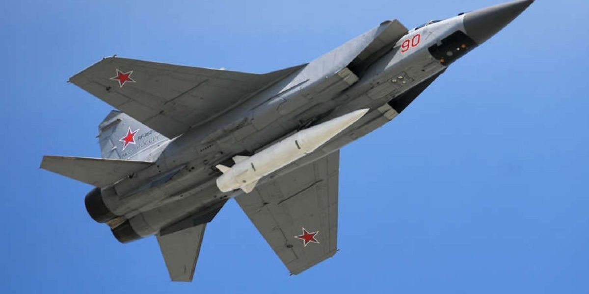 Росія розмістила у Калінінграді винищувачі з гіперзвуковими ракетами «Кинджал»
