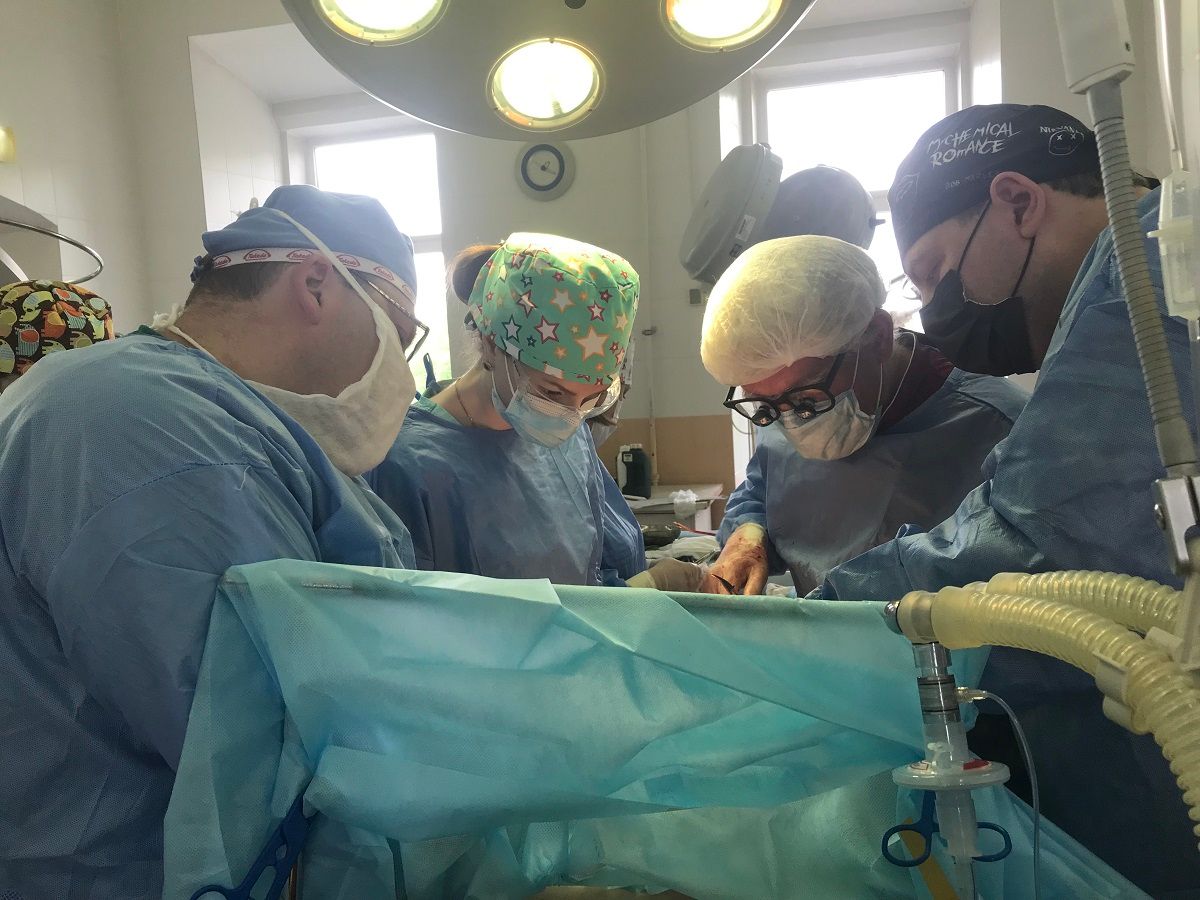 Львівські  хірурги врятували чоловіка з трьома важкими судинними патологіями