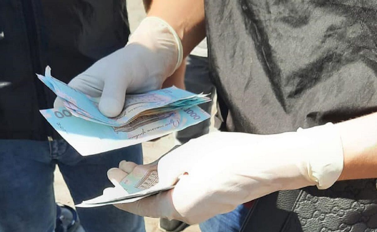 На хабарі затримали директора комунального підприємства з Яворівщини