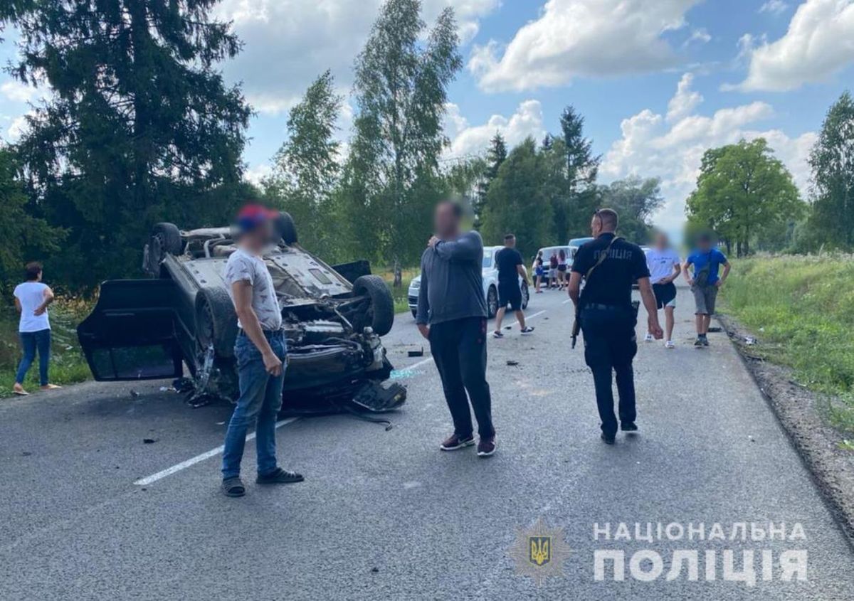 22-річний пасажир загинув внаслідок перекидання авто на Буковині 