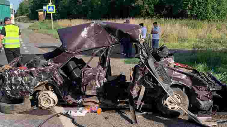  У потрійній аварії на Львівщині загинули водій та пасажир ВАЗу