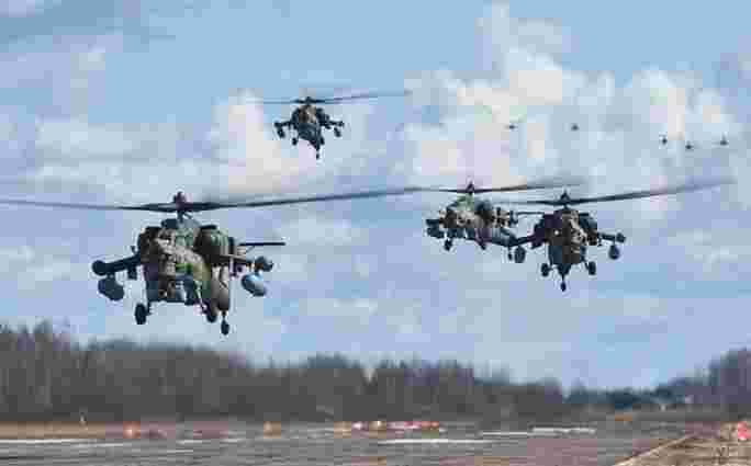 Росія стягнула до кордонів України понад 400 бойових літаків і 360 вертольотів