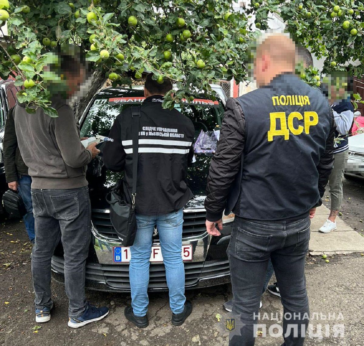 На Львівщині викрили злочинну групу, що торгувала автомобілями для ЗСУ