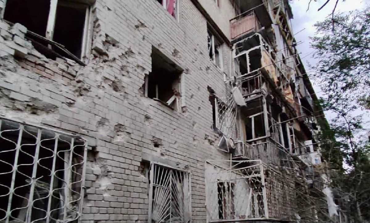 Унаслідок нічного обстрілу Нікополя росіяни пошкодили 12 багатоповерхівок