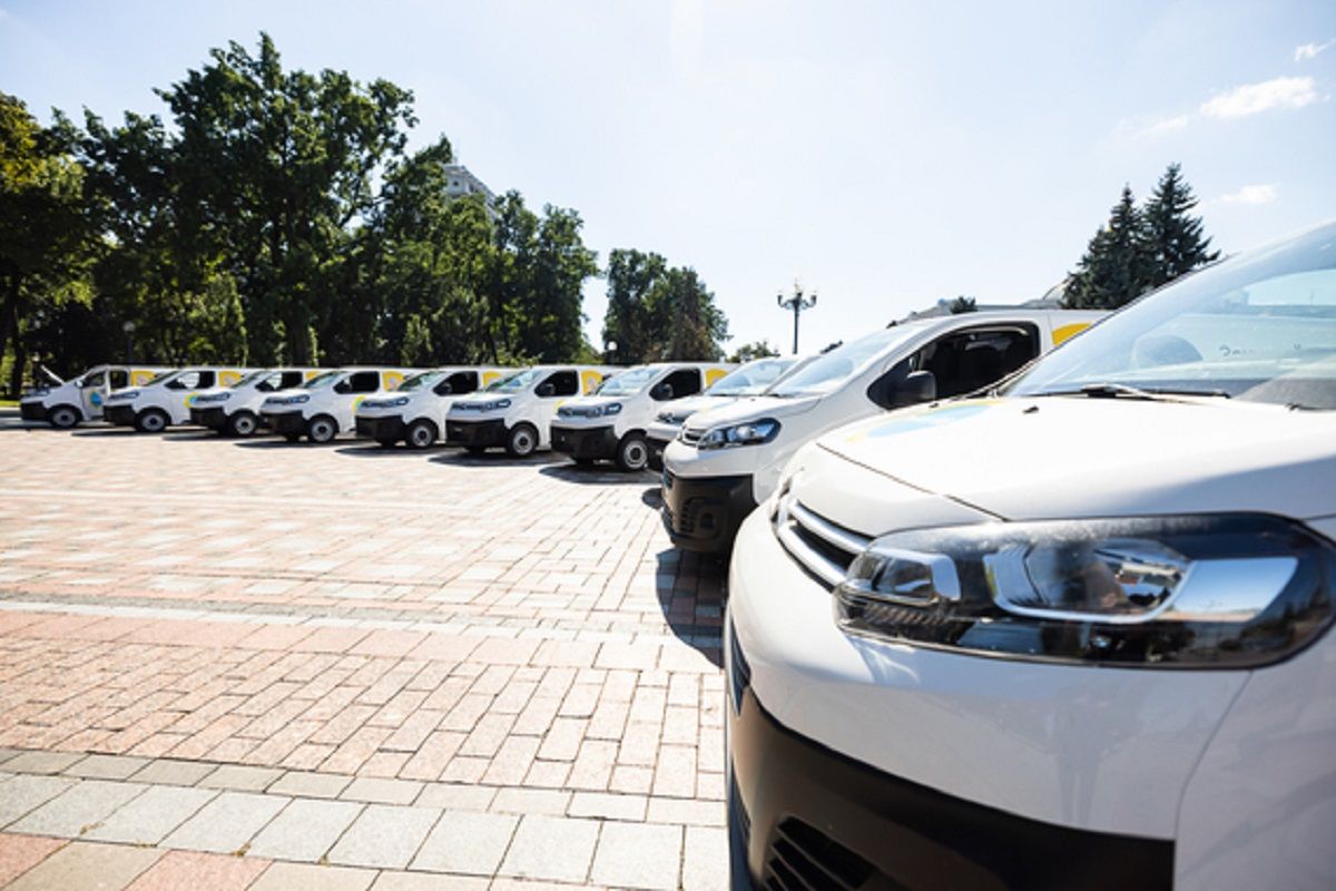 ЮНІСЕФ надає Україні понад 1,5 млн доз різних вакцин і 30 автомобілів