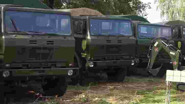  Відомий львівський бізнесмен передав ЗСУ шість військових вантажівок
