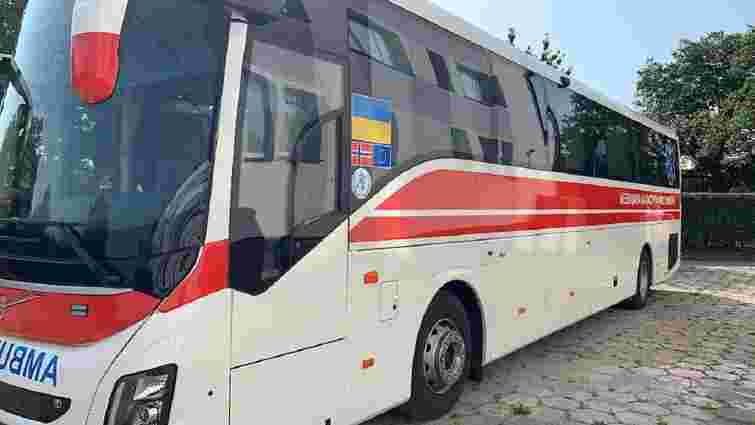 Львівські медики  отримали спеціалізований автобус для перевезення поранених 