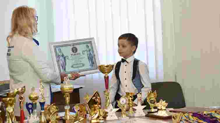 Рівненський школяр встановив рекорд з кількості отриманих нагород