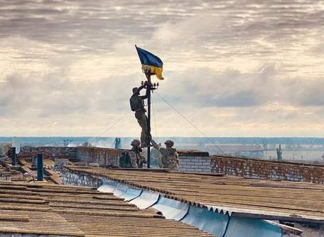 Над Високопіллям на Херсонщині підняли синьо-жовтий прапор