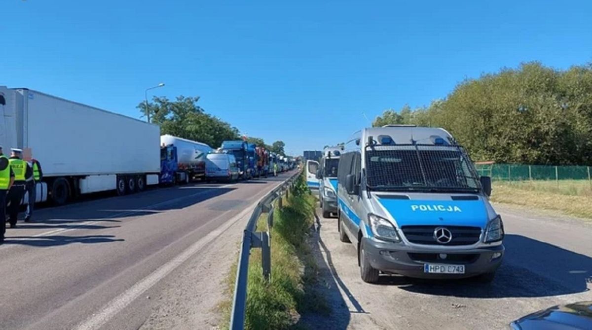 Польські далекобійники заблокували дорогу до пункту пропуску Ягодин-Дорогуськ