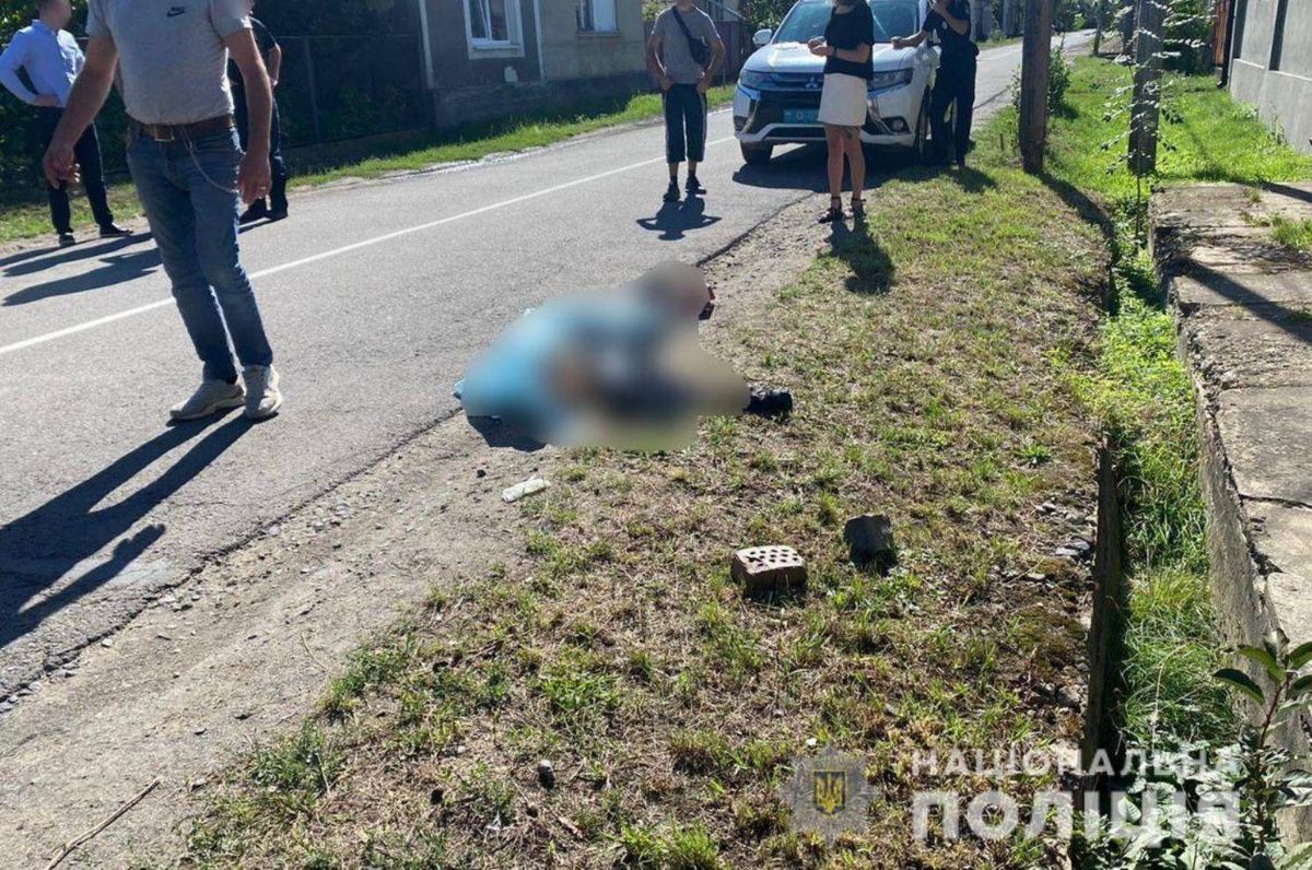 Водій «Камазу» на смерть збив пішохода у Мукачеві та втік