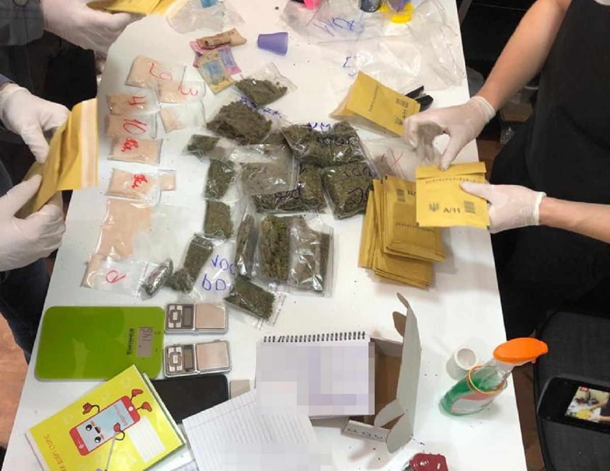 Екс-рятувальник з Хмельницького отримав 6 років тюрми за продаж наркотиків