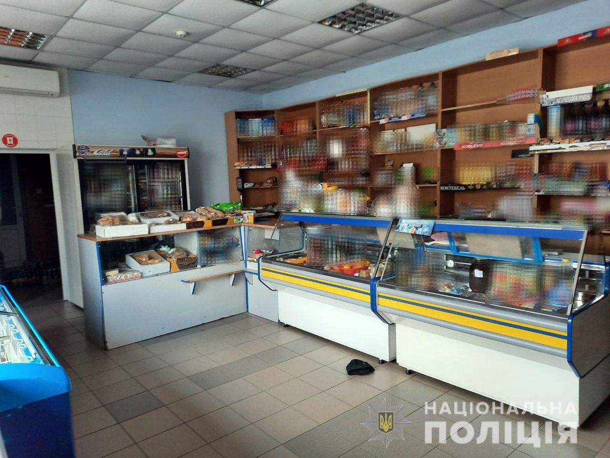 25-річного грабіжника посадили на 10 років за поранення літньої продавчині у Вараші