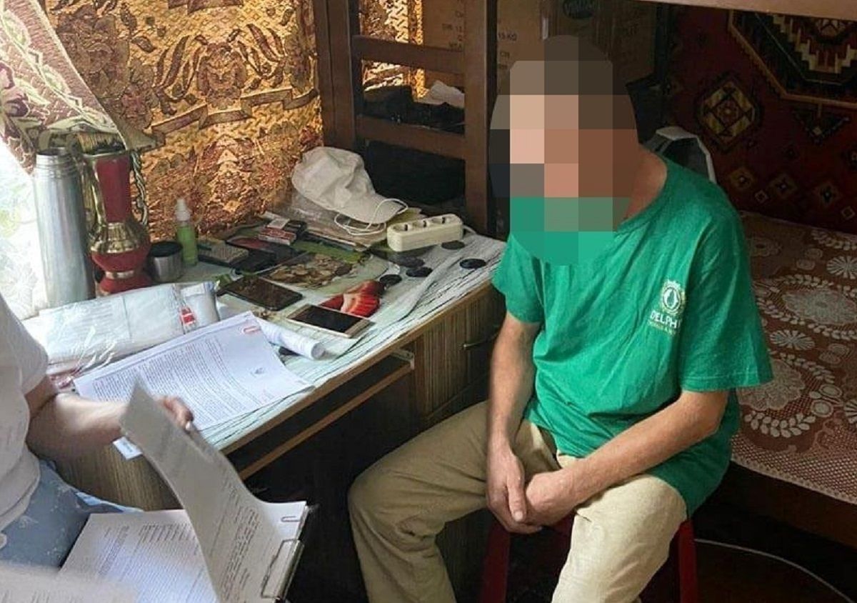 55-річний мешканець Рівного отримав рік умовно за поширення комуністичної символіки