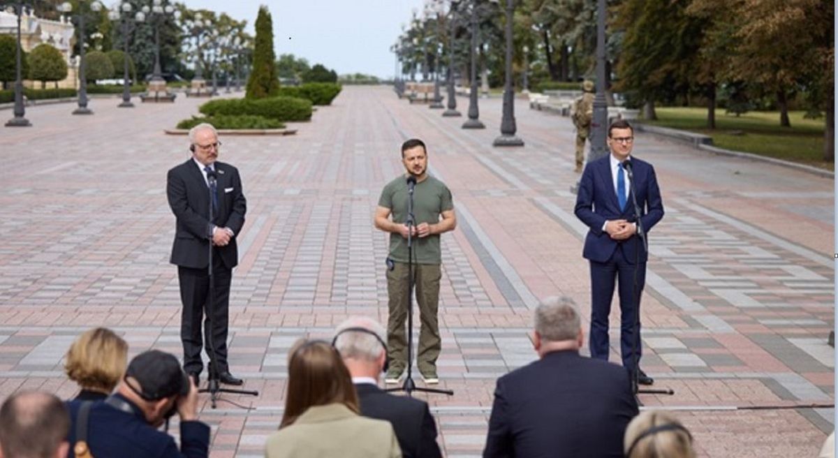 Володимир Зеленський відреагував на обшуки у волонтерів