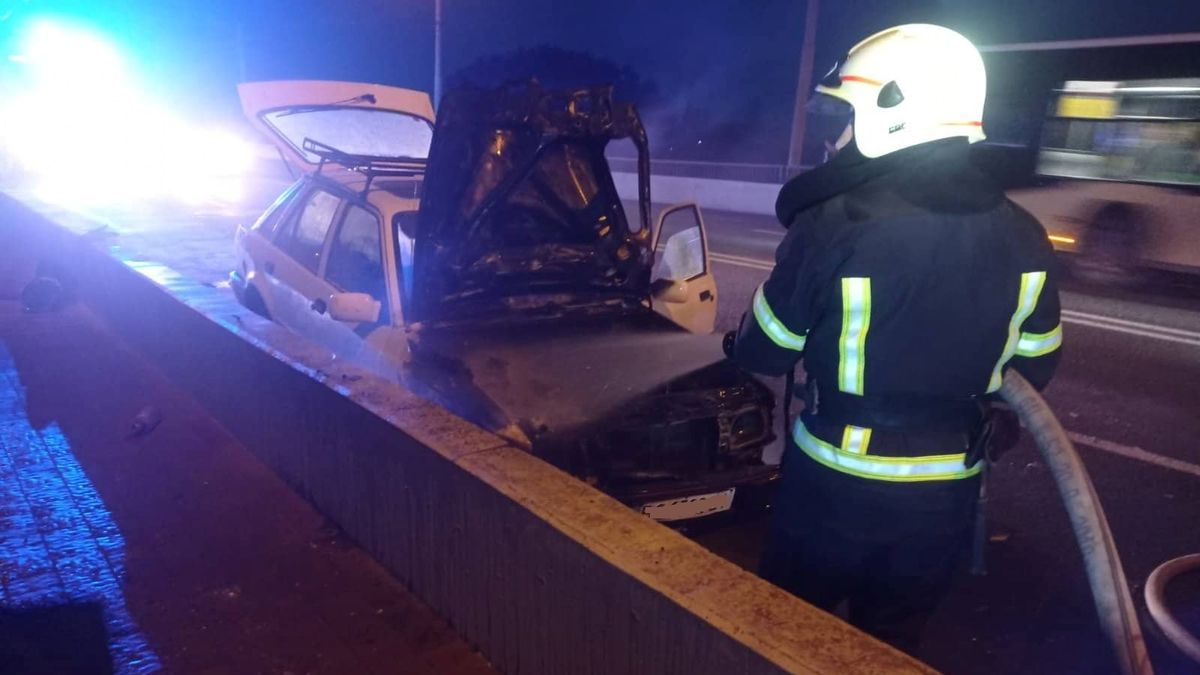 У Львові під час руху загорівся автомобіль