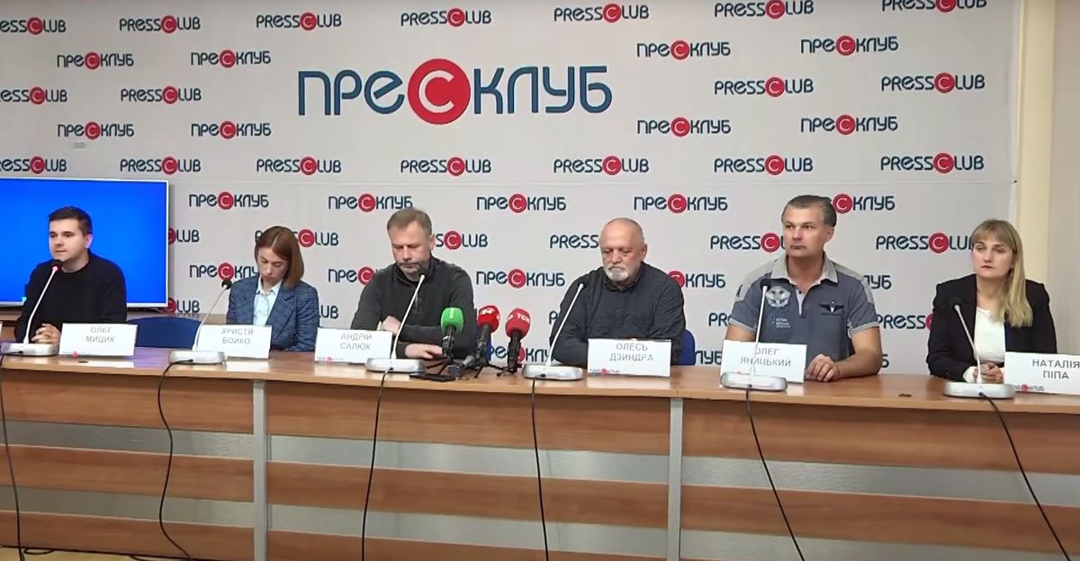 У Львові провели публічну дискусію про справи львівських волонтерів