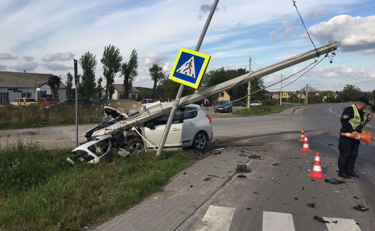 Четверо людей постраждали у важкій ДТП на трасі Львів-Самбір