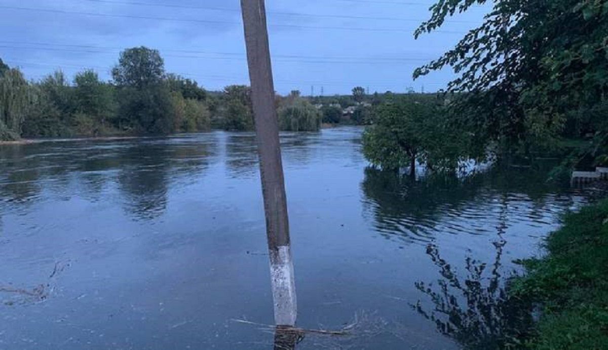 Через російський удар по дамбі піднявся рівень води в Інгульці