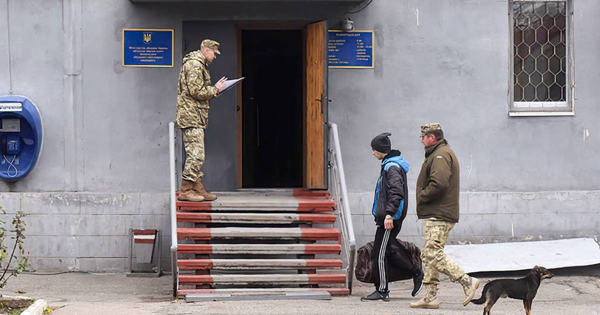Відстрочка від мобілізації на пальцях