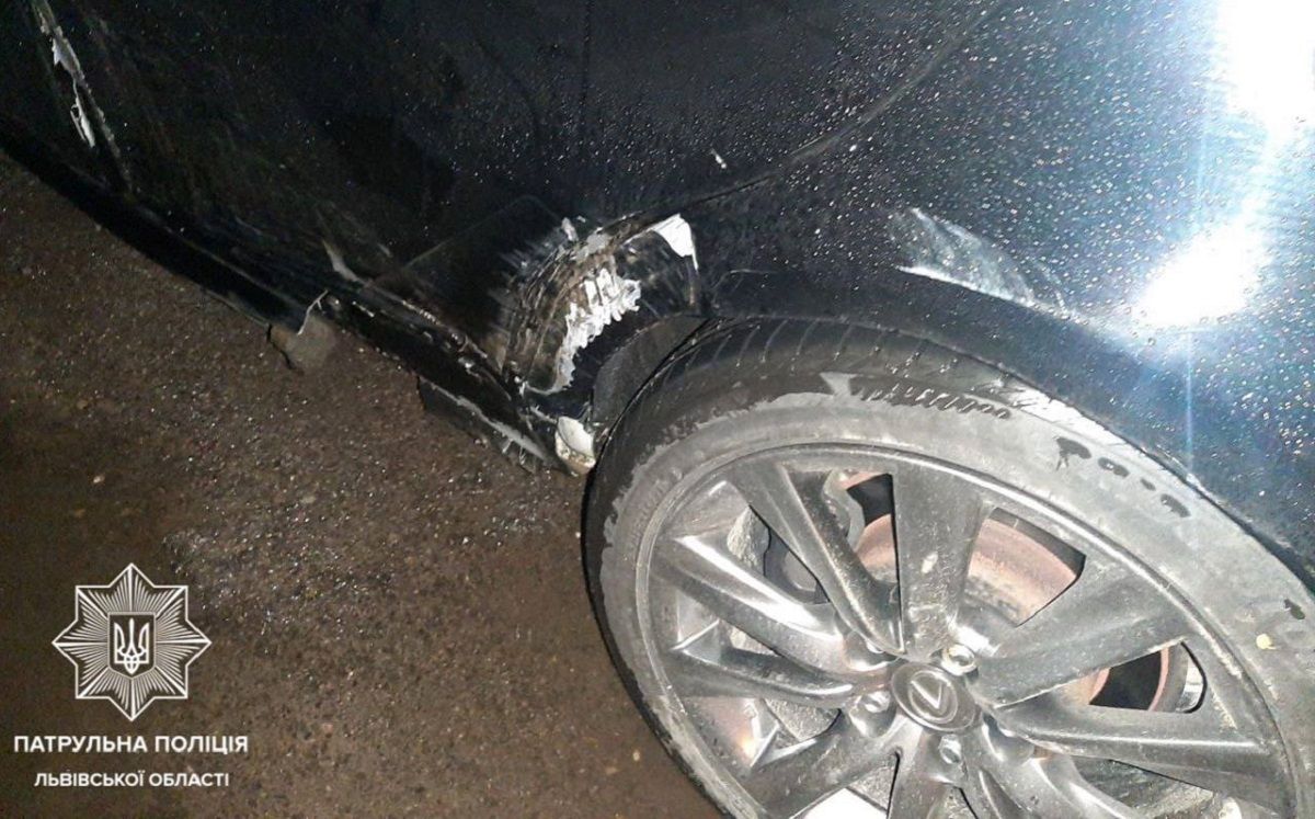 У Львові п’яний 19-річний водій Lexus намагався відкупитися хабарем