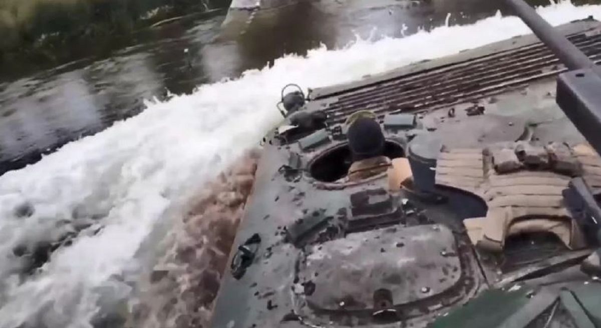 Бійці ЗСУ показали, як форсували річку Оскіл на Харківщині