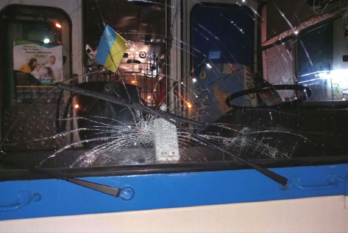 55-річний чоловік важко травмувався після наїзду тролейбуса у Рівному