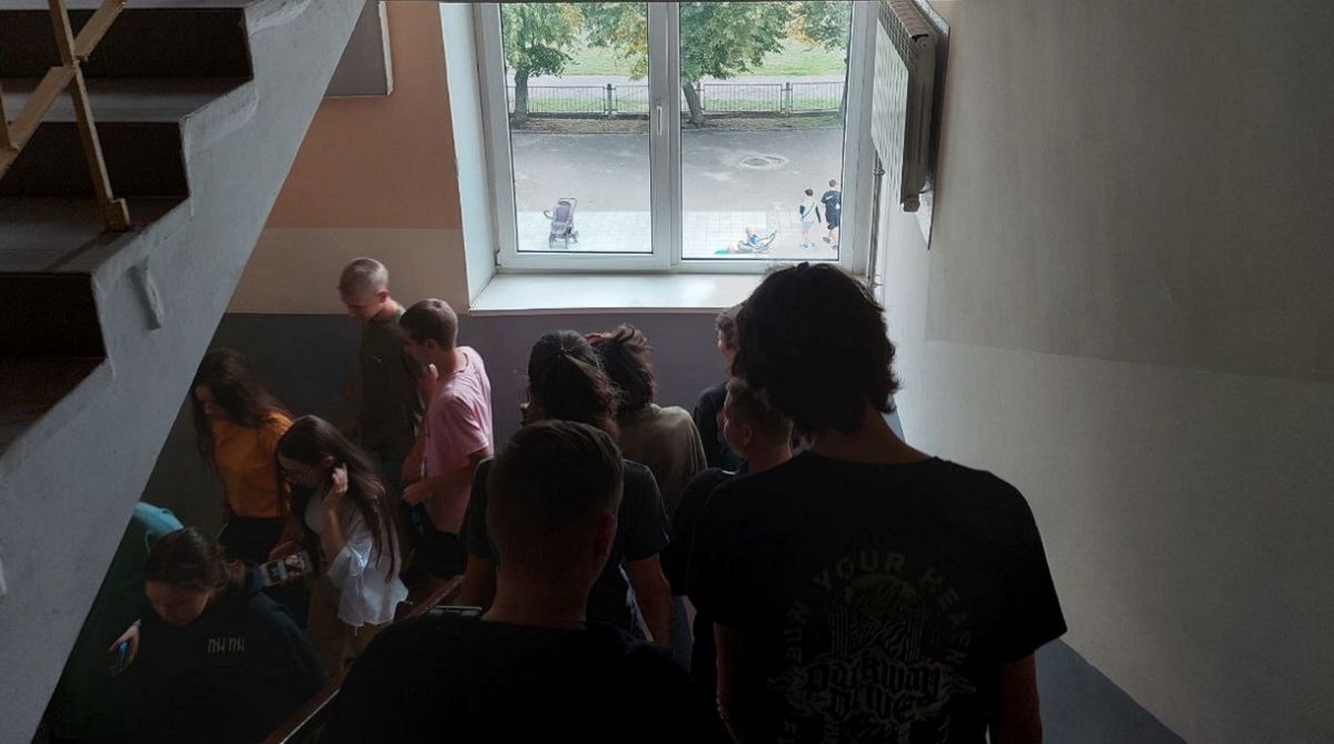 Учнів львівських шкіл евакуювали через повідомлення про замінування
