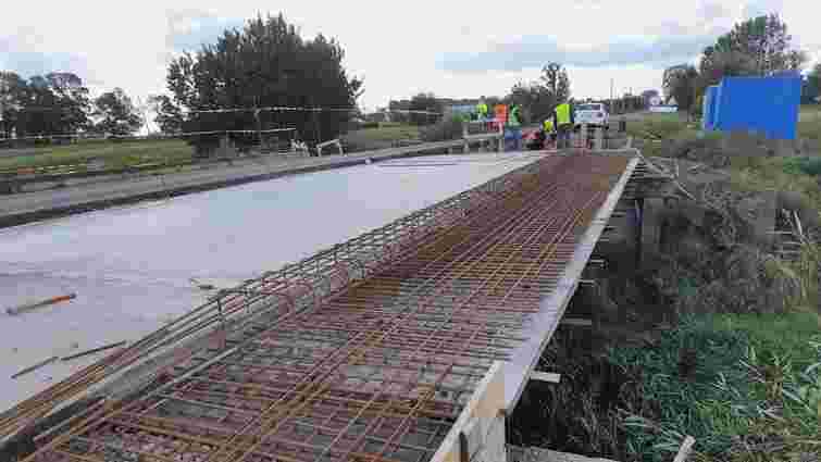 На найгіршій дорозі Волині відновили ремонт 12-метрового моста
