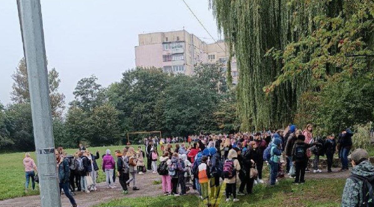 Через пожежу у львівському ліцеї проводили евакуацію