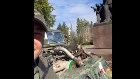 Віталій Кім за 5000 доларів купив у росіян бронеавтомобіль «Тигр»