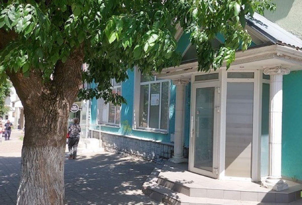 Відділення банку в центрі Луцька виставили на продаж за 3,2 млн грн