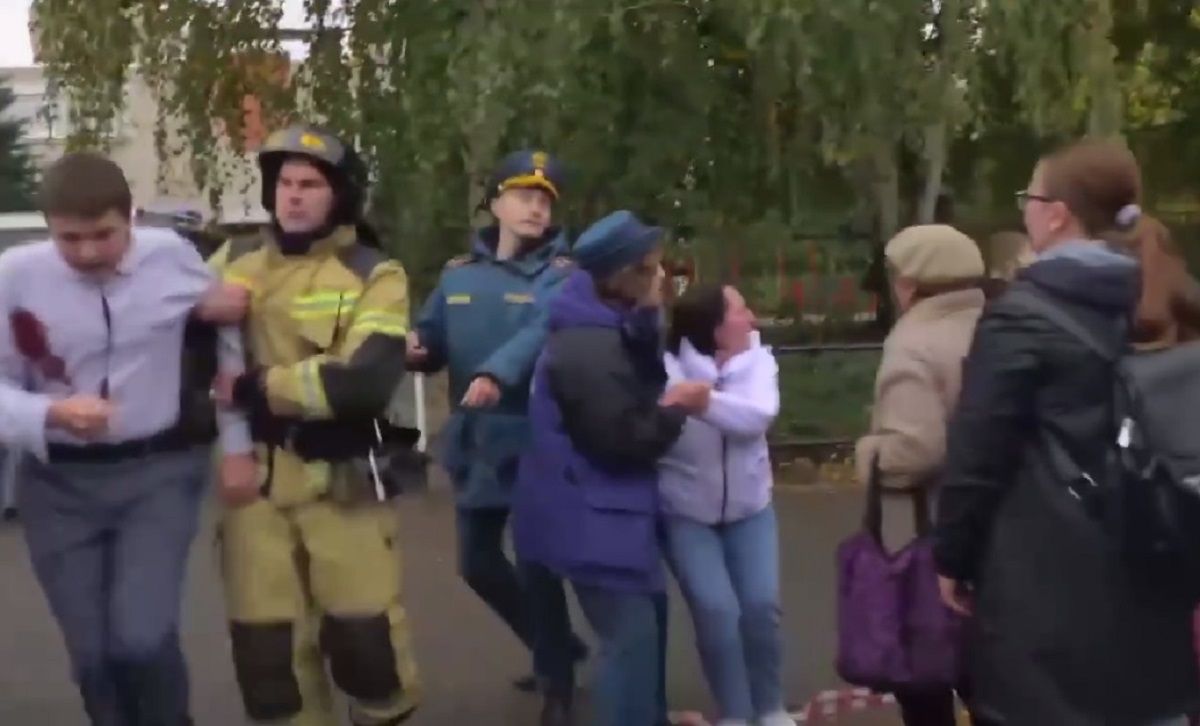 17 людей загинули внаслідок стрілянини у російській школі