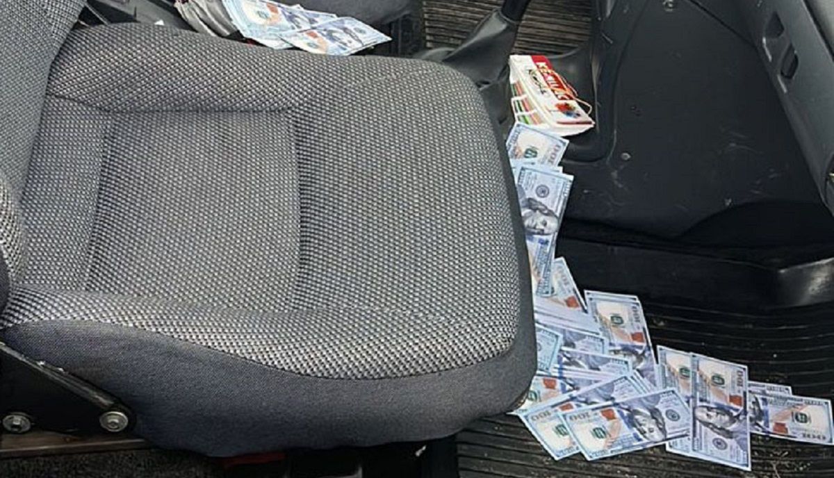 Поліція викрила схему вивезення чоловіків за кордон нелегалами