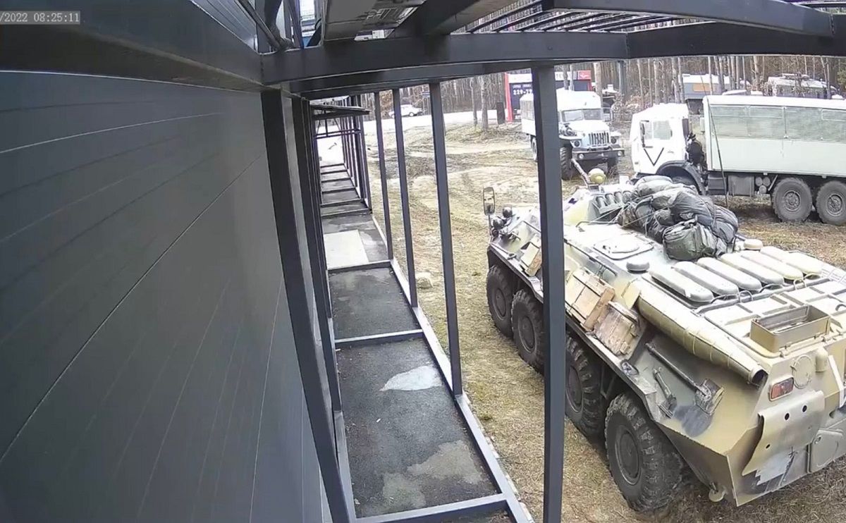 Опубліковане відео розстрілів росіянами автомобілів у Гостомелі