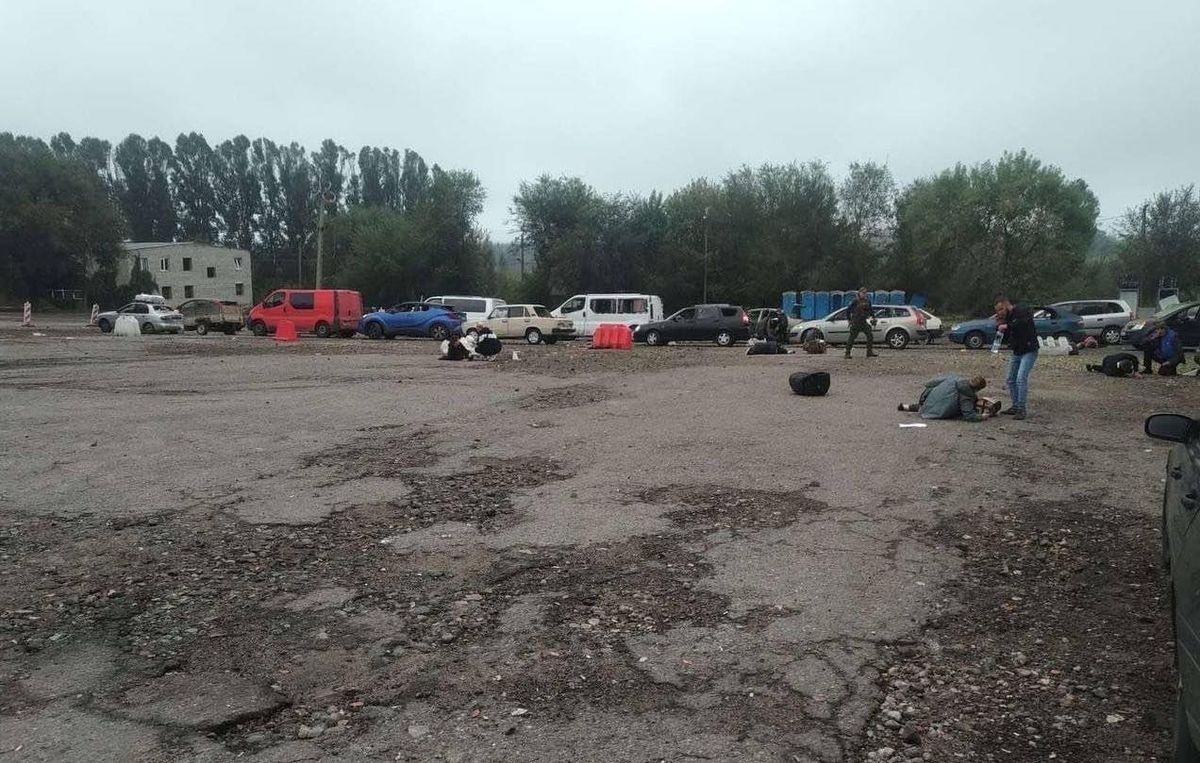 Росіяни обстріляли колону цивільних у Запоріжжі, 30 загиблих