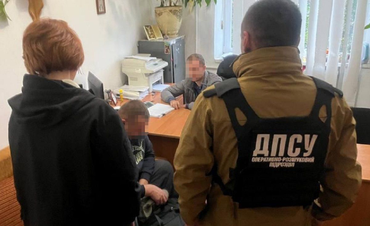 Поліція затримала організаторів втечі чоловіків за кордон під виглядом опікунів