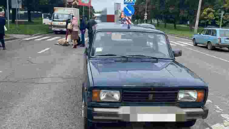 Автомобіль збив жінку з дворічною дитиною на переході у Львові