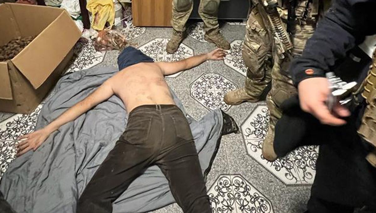 СБУ затримала контрабандиста зброї, який 5 років переховувався на Буковині 